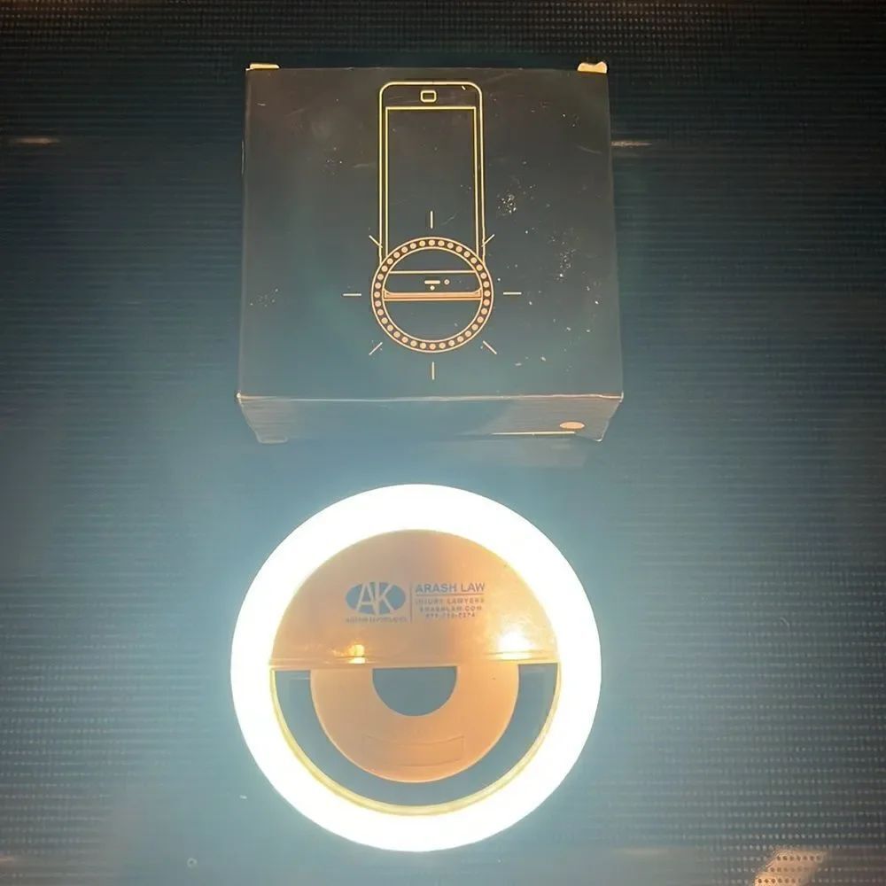 Clip On Phone Photo Light 💡3 Settings NEW IN BOX